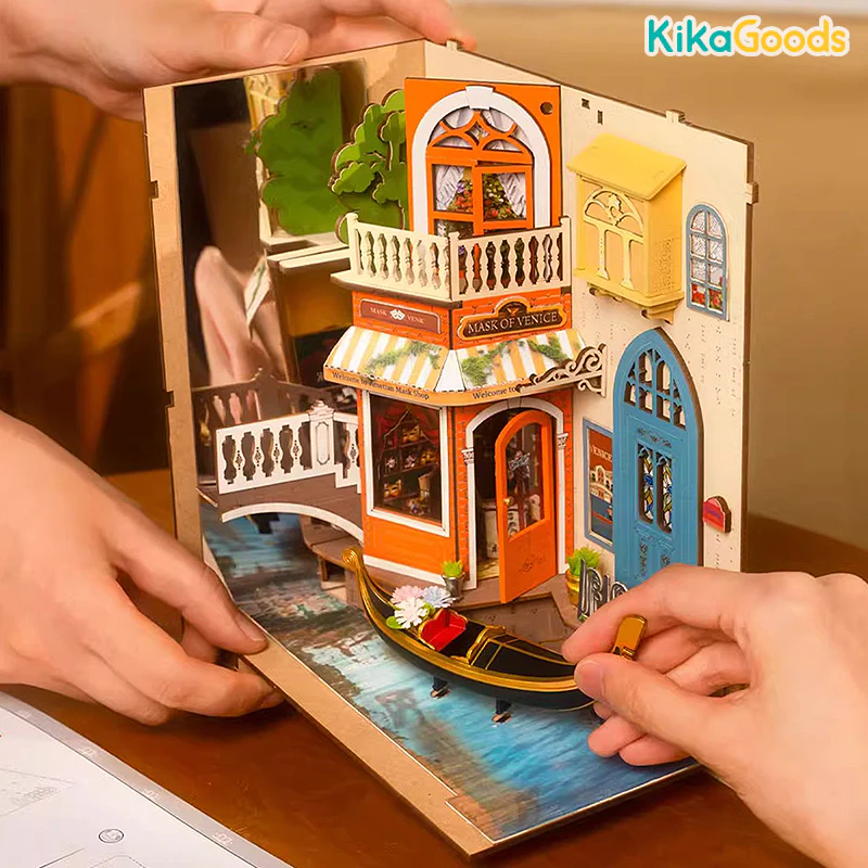 Rolife Book Nook Shelf Insert - Romantic Venice - Image 2